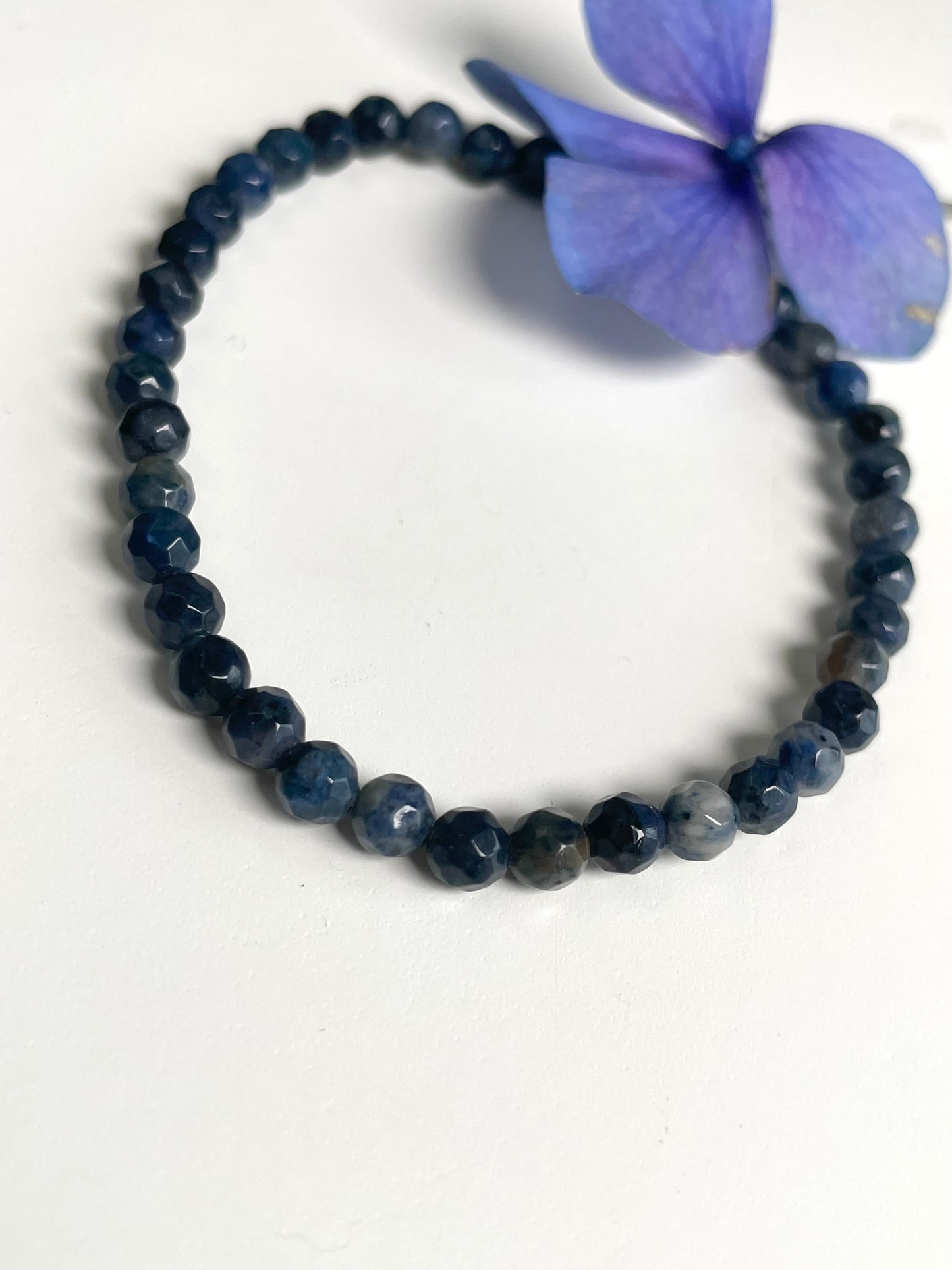 Dumortierit facettiert Armband