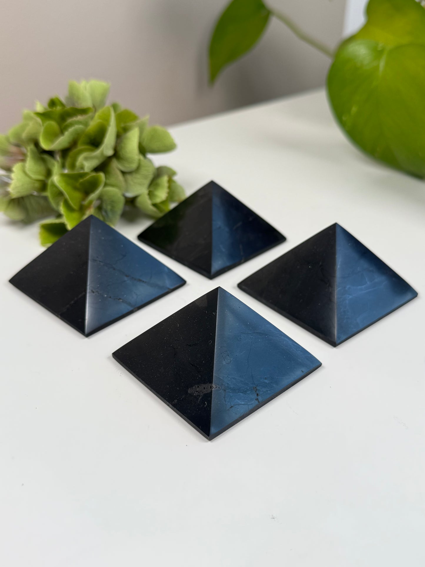 Schungit Pyramide