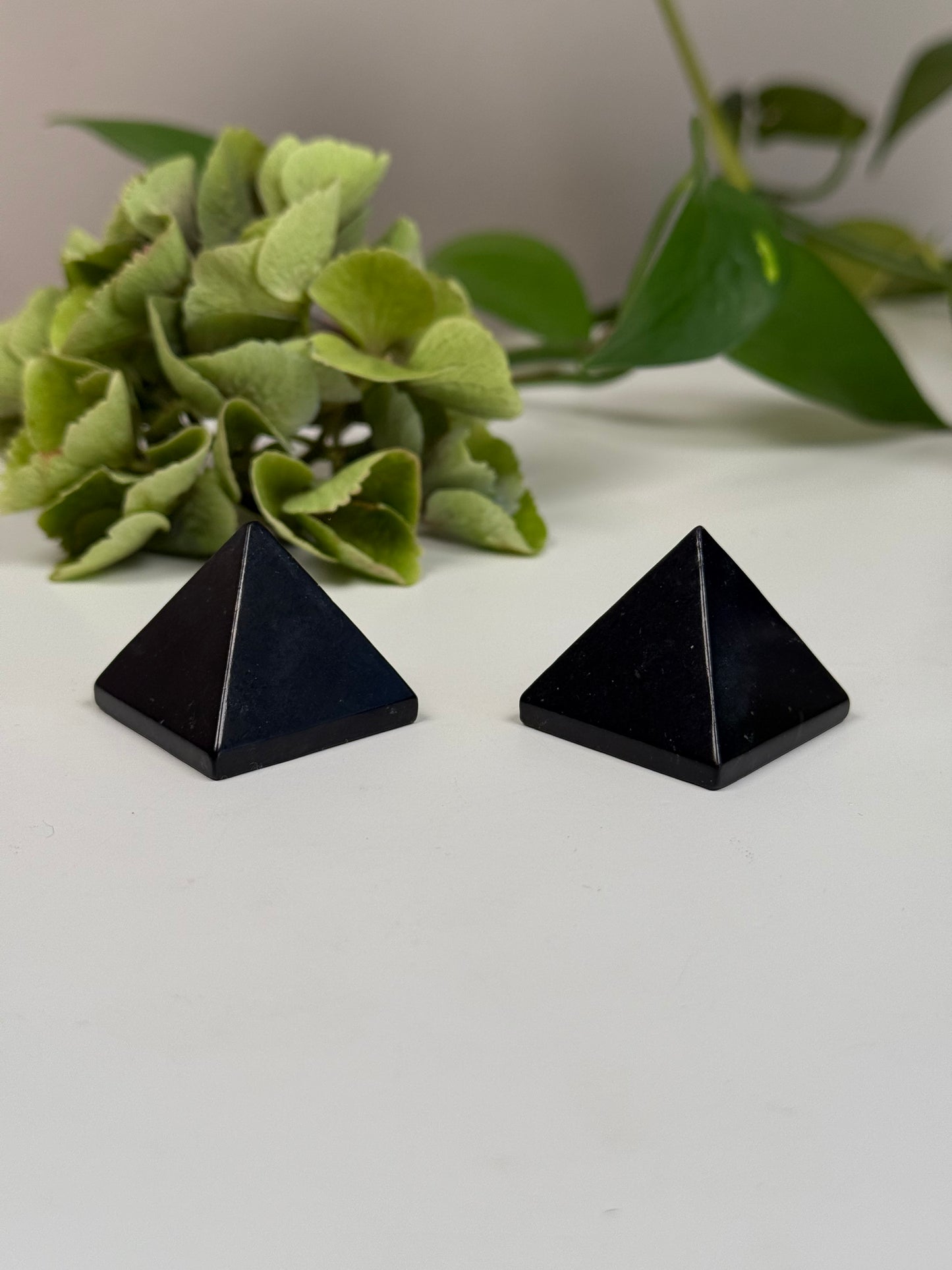 Schungit Pyramide