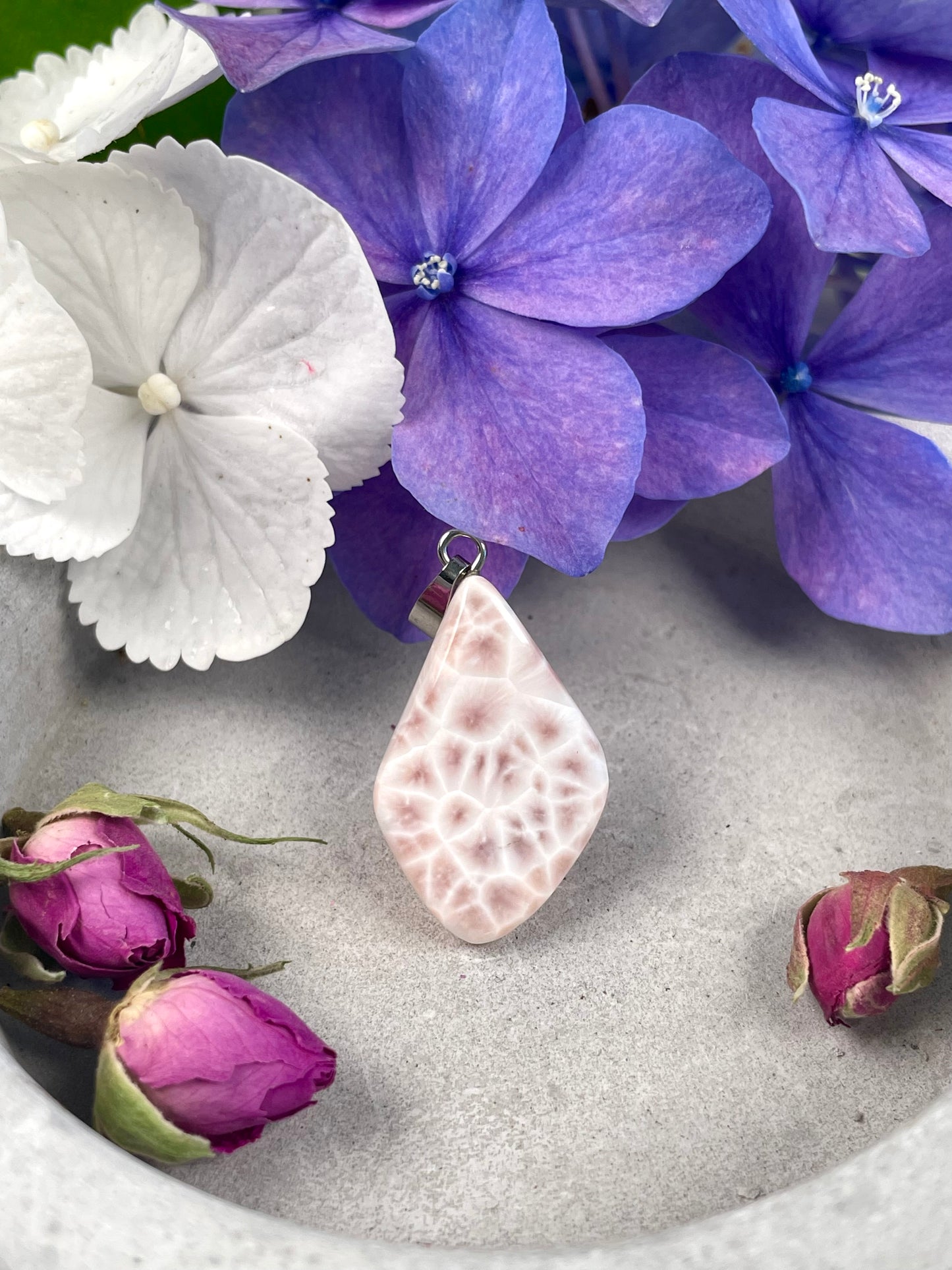 Pink Larimar (Natrolith) Anhänger Silber