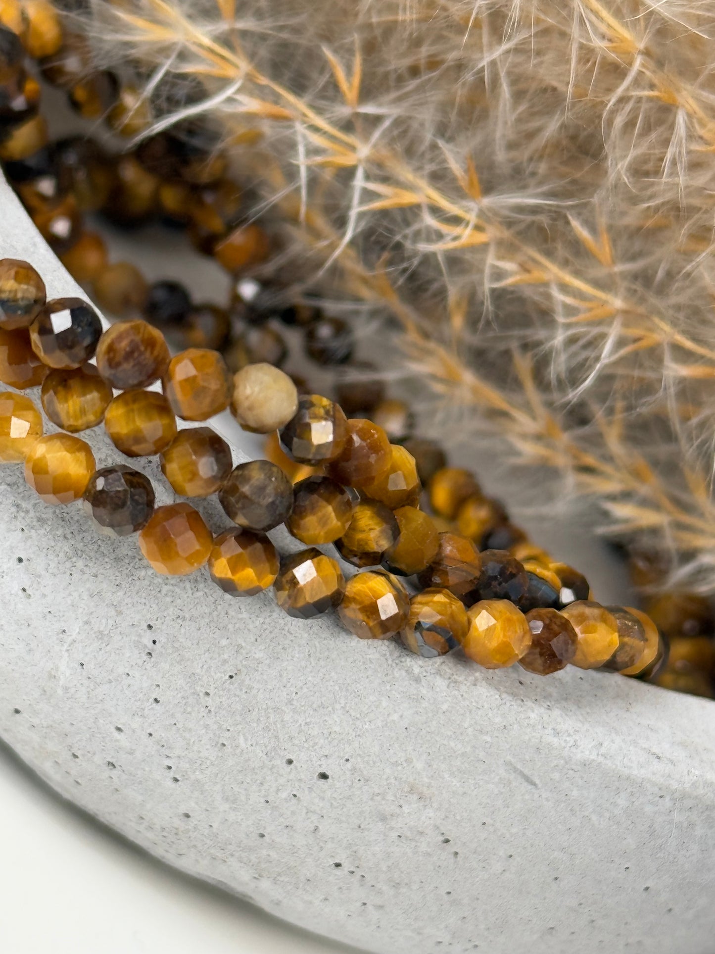 Tigerauge Armband facet.