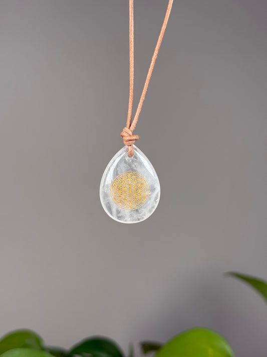 Tropfenanhänger mit Blume des Lebens