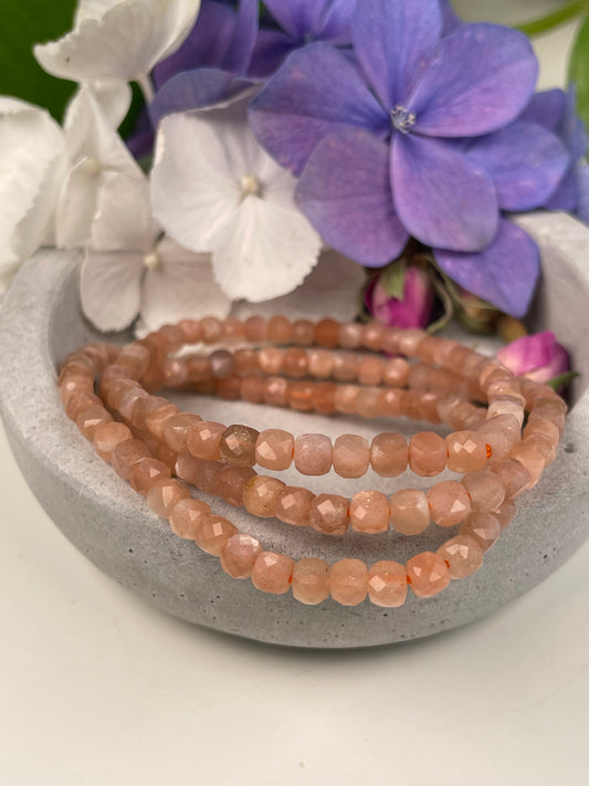 Natur Mondstein Würfel Armband